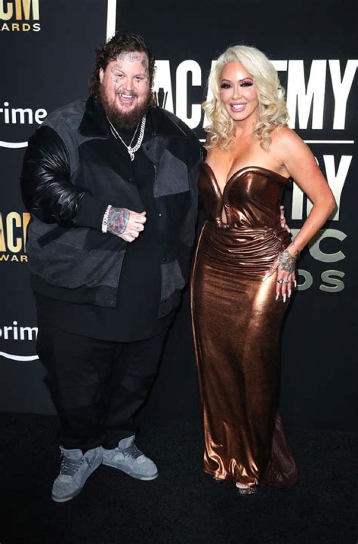 Does Jelly Roll Support Trump: Exploring the Connection Between the Rapper and the Former President