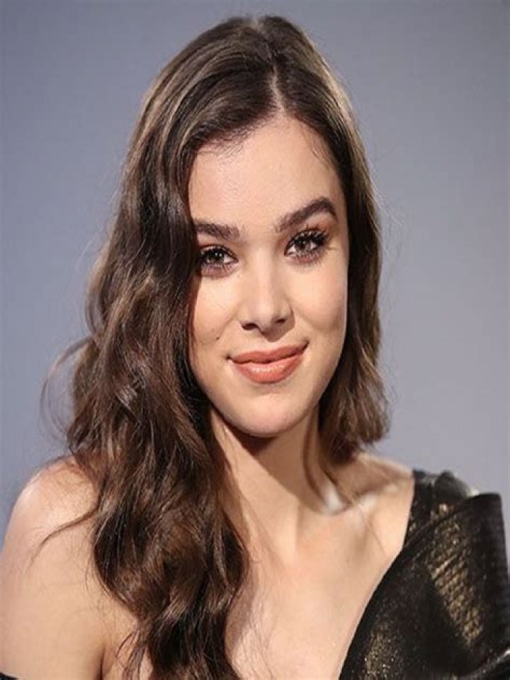 Hailee Steinfeld: The Multifaceted Talent Shining Bright in Hollywood